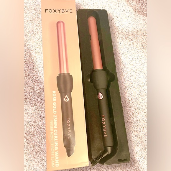 Foxybae Rose Gold 25mm curling wand. From a 2020 Fab Fit Fun box!! - Picture 2 of 8